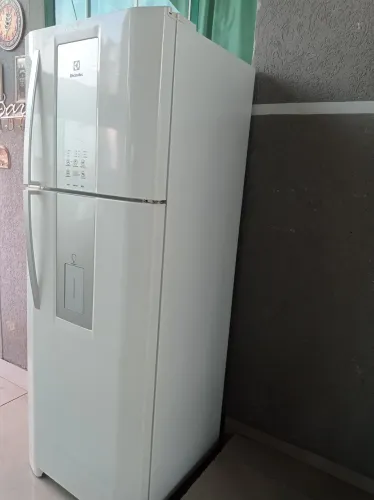 Geladeira duplex Electrolux Frost Free 220v posso entregar Curitiba litoral