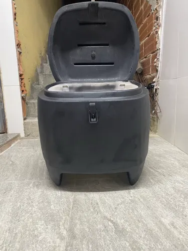 Baú para Motoboy 90 Litros - Grande Capacidade e Alta Resistência