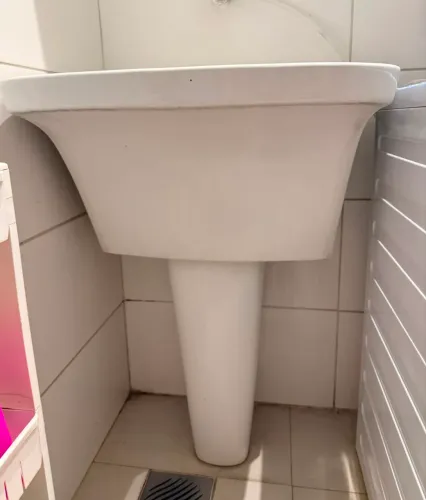 Tanque de Cerâmica com coluna