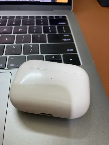 Oportunidade: AirPods Pro 2 Originais (Case Lightning + Fone Esquerdo) ?
