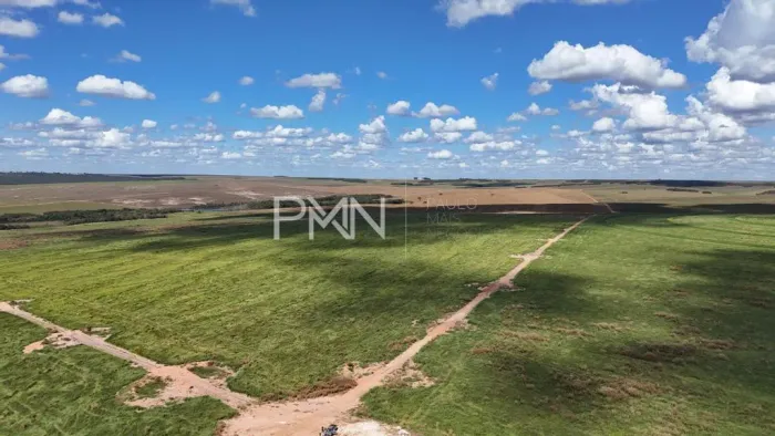 Fazenda à venda em Novo São Joaquim, com 5 quartos, com m²