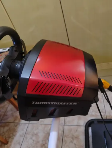 Base Thrustmaster TS-XW Racer 6.2N de força novinha