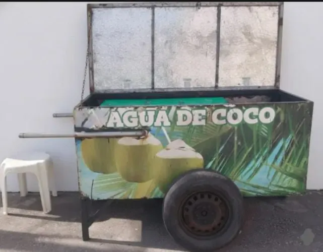 Carrinho de Água de Côco 