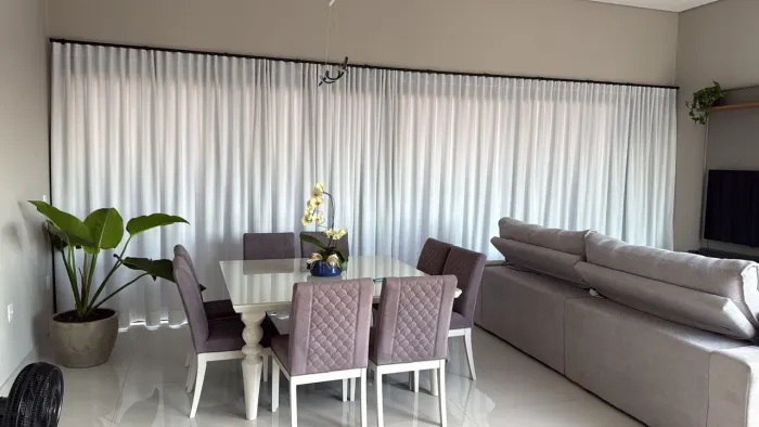 Mesa Madeira Maciça de Alto Luxo