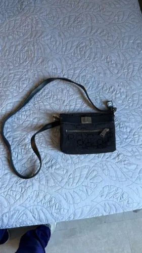 Bolsa Calvin Klein Preta - Compacta e Elegante