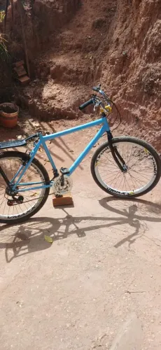 (ATENÇÃO APENAS TROCA) Troco bike montadinha em iPhone 8 pra cim