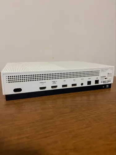 Xbox One S 1TB com Controle | Jogo | Capa | Carregador de Pilhas
