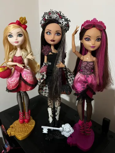 LOTE EVER AFTER HIGH - APPLE WHITE, CERISE SPRING E BRIAR BEAUTY