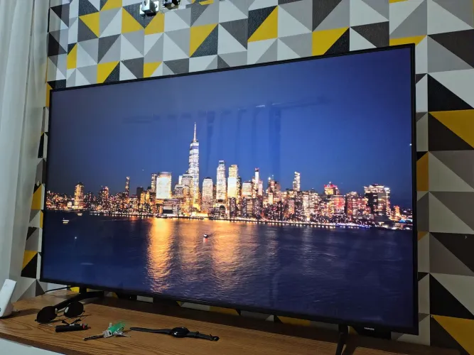 TV Smart 55 Samsung borda infinita comando de voz Bluetooth Seminova