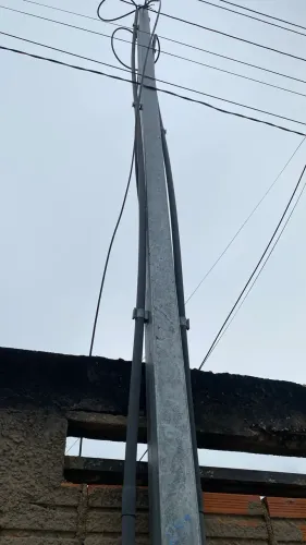 Poste Padrão de energia 