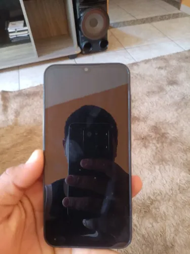 Estou vendendo um celular Samsung m15 novo