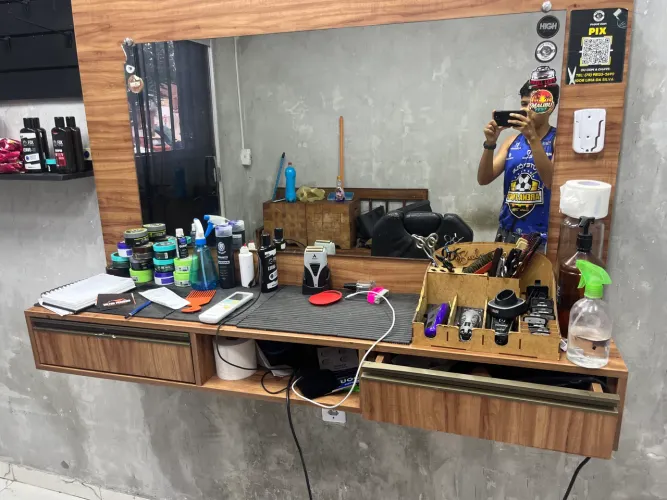 Vendo bancada de barbearia 
