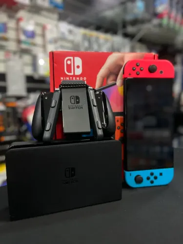 NINTENDO SWITCH OLED DESTRAVADO + 15 JOGOS CLÁSSICOS