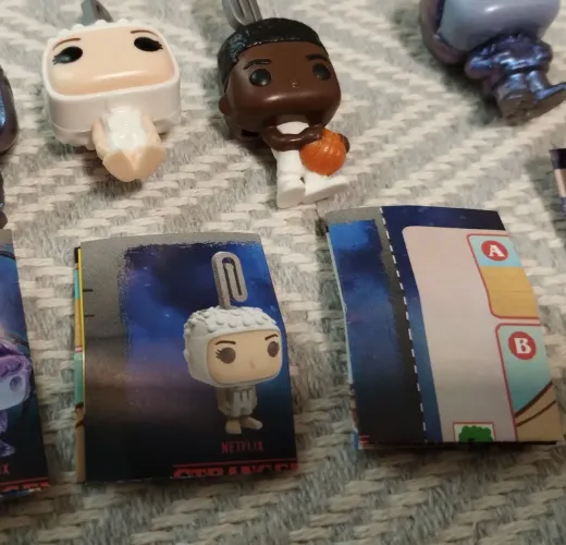 Lote Kinder Joy Stranger Things (Eleven e Lucas)