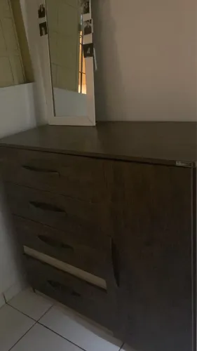 Cômoda com espelho incluso na venda