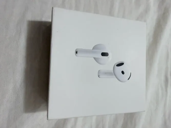 AirPods 5 with Wireless Charging Case