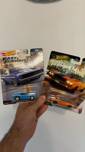 Dupla Hotwheels Dodge Challenger Dojão Americano & Camaro Yenko