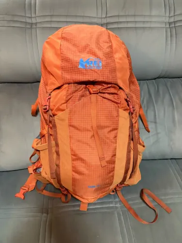 Mochila REI Co-op Tarn 40 (na cor laranja)