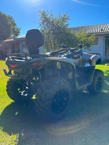 CAN-AM OUTLANDER MAX 700 XT - 4x4