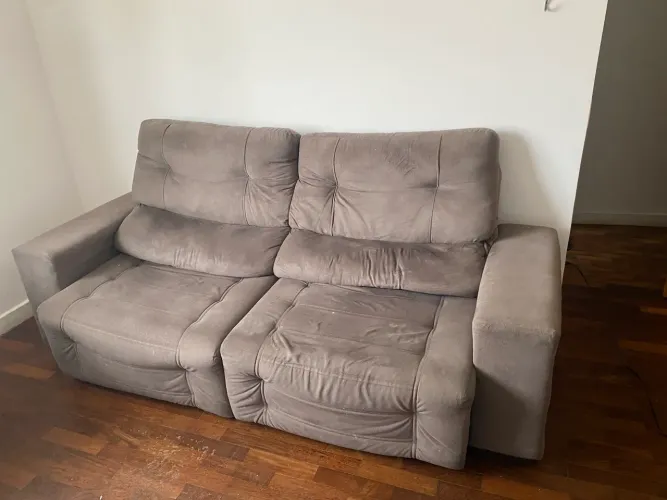 Sofá cama 3 lugares em bom estado.
