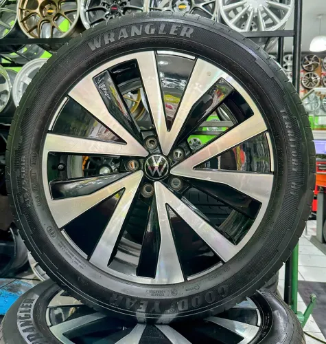 Roda Vw Original Taos Aro 18 5x112 com Pneu 215/55/18 Goodyear, Semi