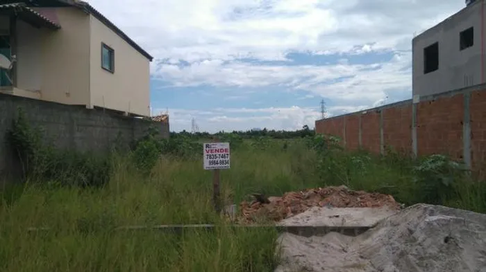 Terreno plano frente para o nascente, Verdes Mares Macaé RJ!