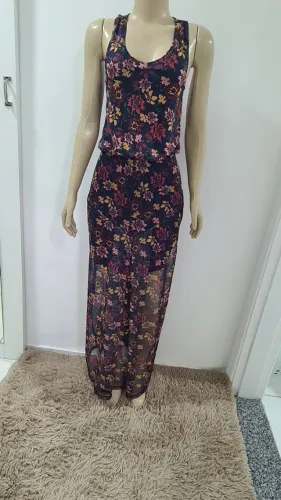 Vestidos tam p semi novos