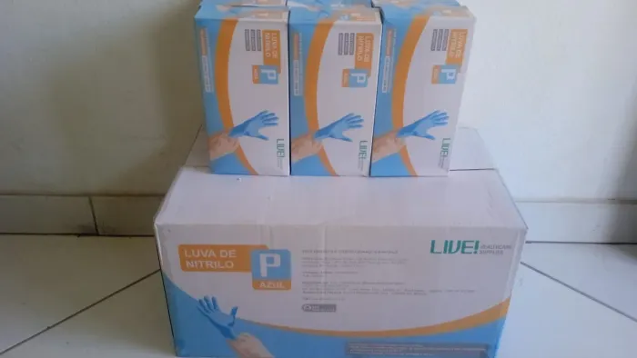 Luvas Nitrilica Cor Azul CX 100 UN Tam P R$ 22,90