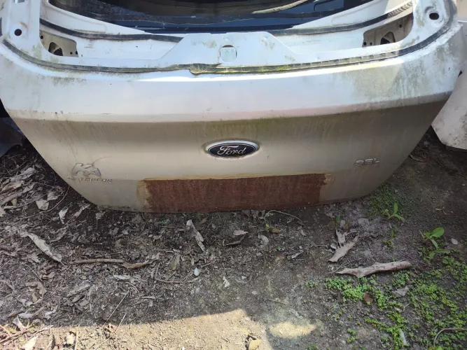 Tampa traseira porta-malas Ford Ka Hatch original