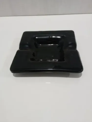 Cinzeiro de cerâmica preto quadrado Matrix