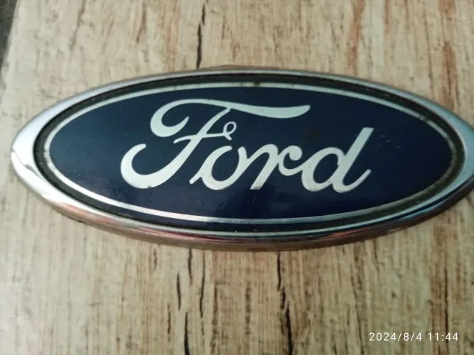 Emblema tampa traseira Ford Focus/KA/Courier