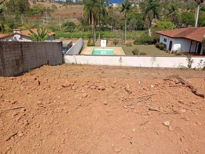 Terreno à venda -Jardim do Lago - Serra Negra/SP