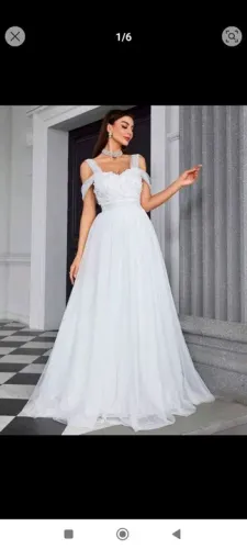 Vestido de noiva ...Usados uma única vez! Tudo por 500,00