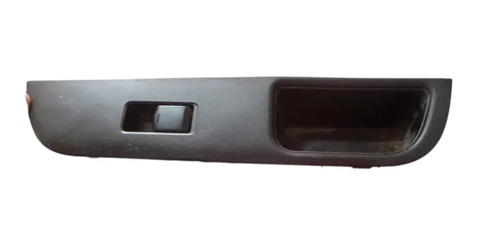Moldura Comando Vidro Traseiro Direito Tiida 2008 N149 (Usado)