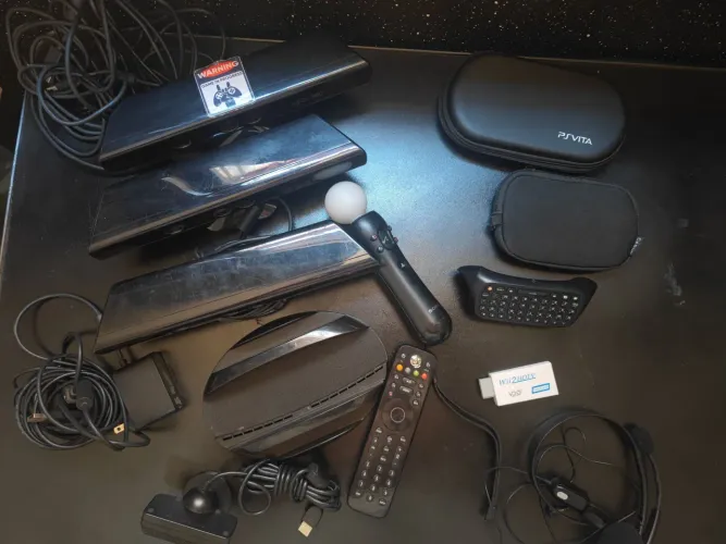 Lote de assessórios de Xbox 360, PS3 PSp, PS Vita e Nintendo wii