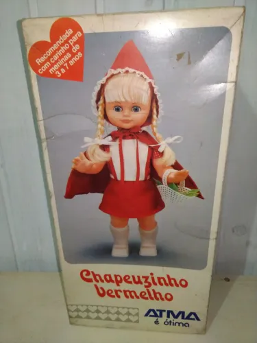 Antiga chapeuzinho vermelho da Atma na caixa