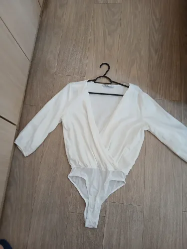 Body branco de manga 3/8