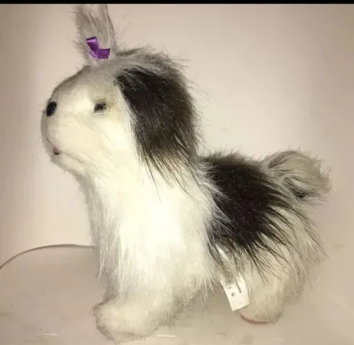 Pelúcia Cachorro Branco e Preto que anda e late