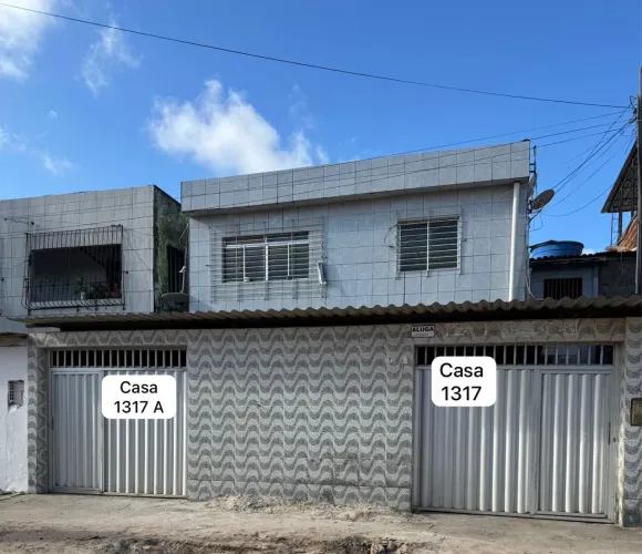 Alugo duas casas em Pau Amarelo, com total privacidade, entradas individuais.