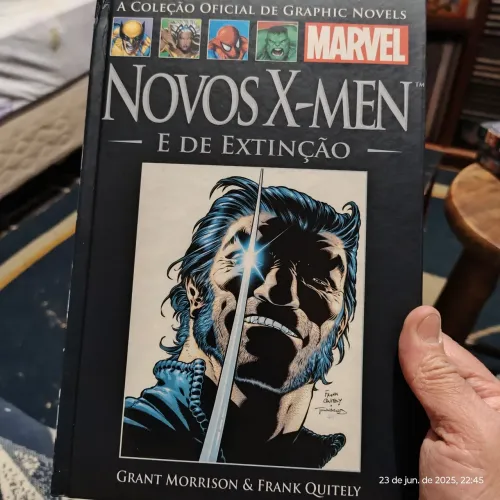 Atenção livro DANIFICADO. Marvel capa preta nr 23 Novos X-Men.