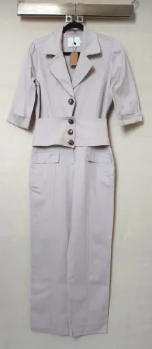 Macacão feminino com cinto, cor bege, marca Lado Basic
