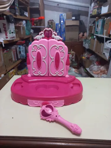 Brinquedo penteadeira de princesa funcionando 