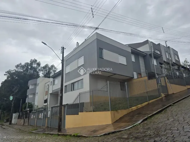 Sobrado com 3 quartos sendo 1 suíte e 118m² no Bairro Colina Sorriso