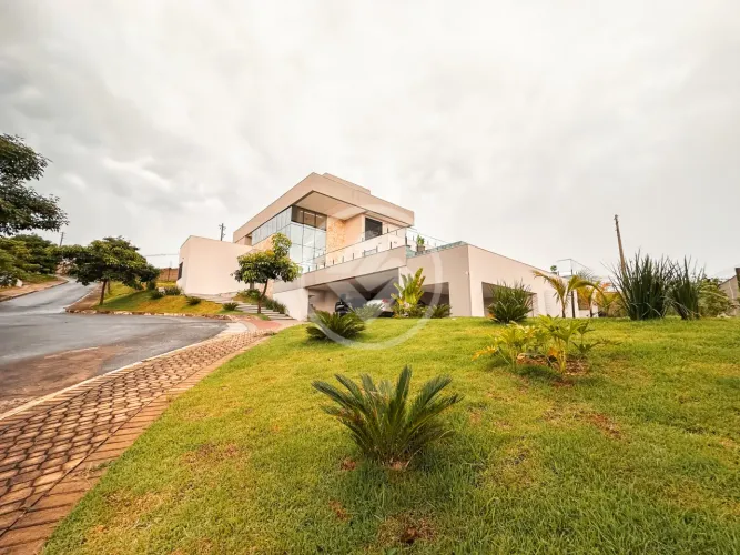 Casa Alto Padrão - Condomínio Gran Royalle - Confins codigo: 104697