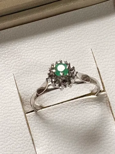 Anel ouro 18k branco com esmeralda natural 
