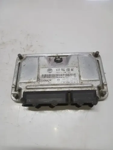 Modulo Volkswagen Polo 032906032ak