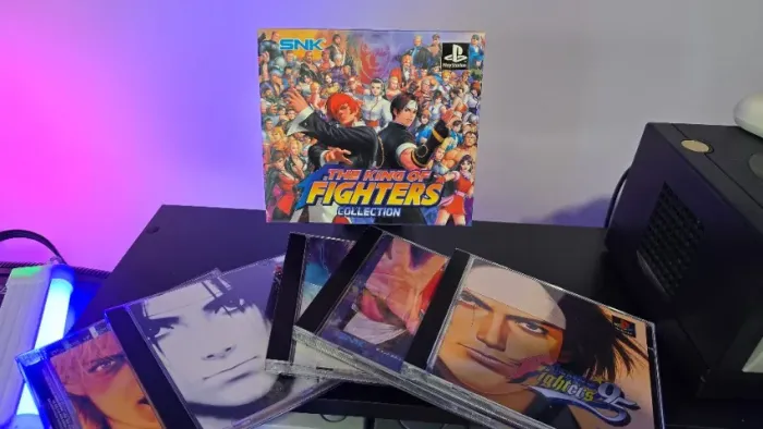 Box King of Fighters Collection completa com 5 jogos do PS1 prensados OldGame + brindes