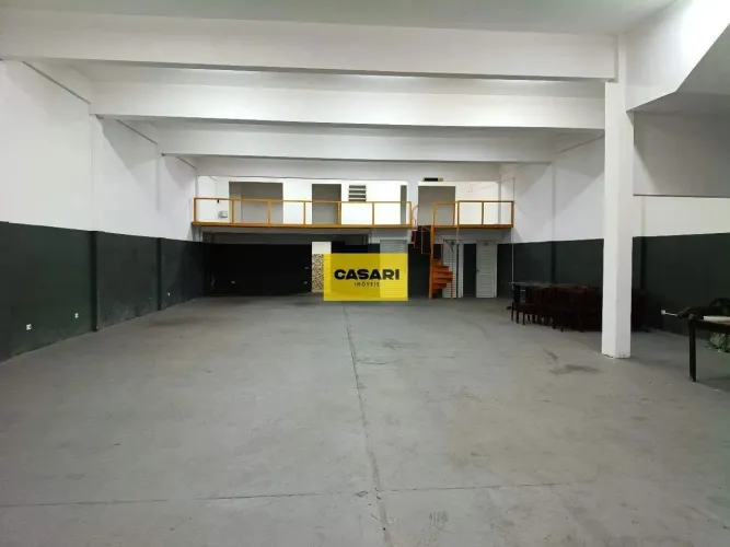 Prédio Comercial para Alugar na Vila Euclides 1.230 m², Elevador, Salões Amplos e Trifási