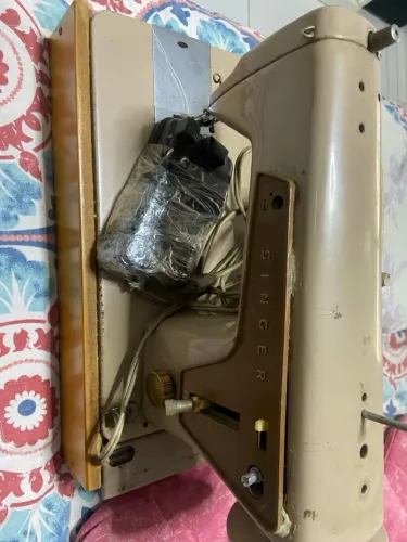 Máquina de costura Singer 