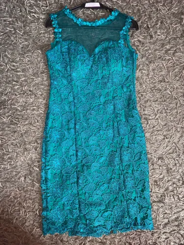 Vestido curto festa rendado verde